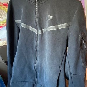 Black Nike Tech